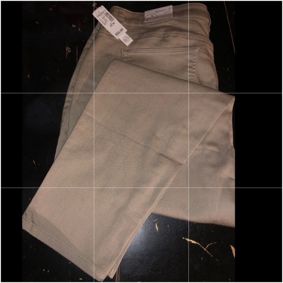 w62 Denim - NWT Signature women’s skinny jeans 22 w stretch